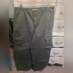 Women's Levi's Olive Cargo Pants 94 Baggy Cargo 32x30 New Without Tag Never Worn